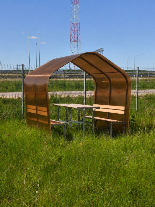 Compact Polycarbonate Garden Gazebo with Benches and Table